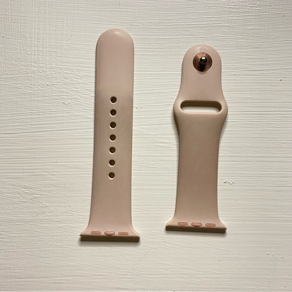 Apple Watch with Bands (broken screen) - Picture 11 of 12